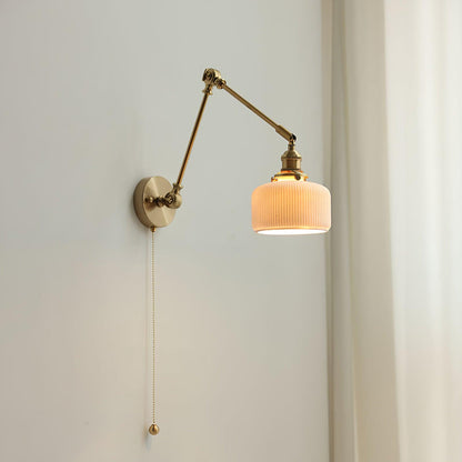 Applique de lecture à bras articulé avec abat-jour en céramique | Lampe murale de chevet orientable avec interrupteur à tirette | Éclairage de travail moderne en laiton pour chambre à coucher