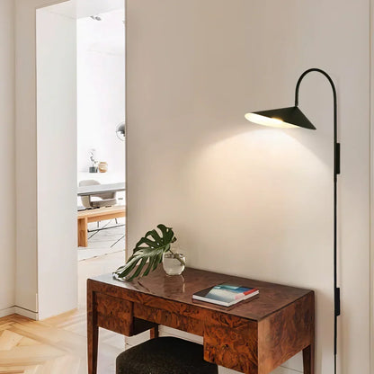 Swing-Arm Sconce with Leaf Shade for Bedroom & Study – Directional Reading Light, Rotatable Design, Metal Construction – Black or Cashmere F