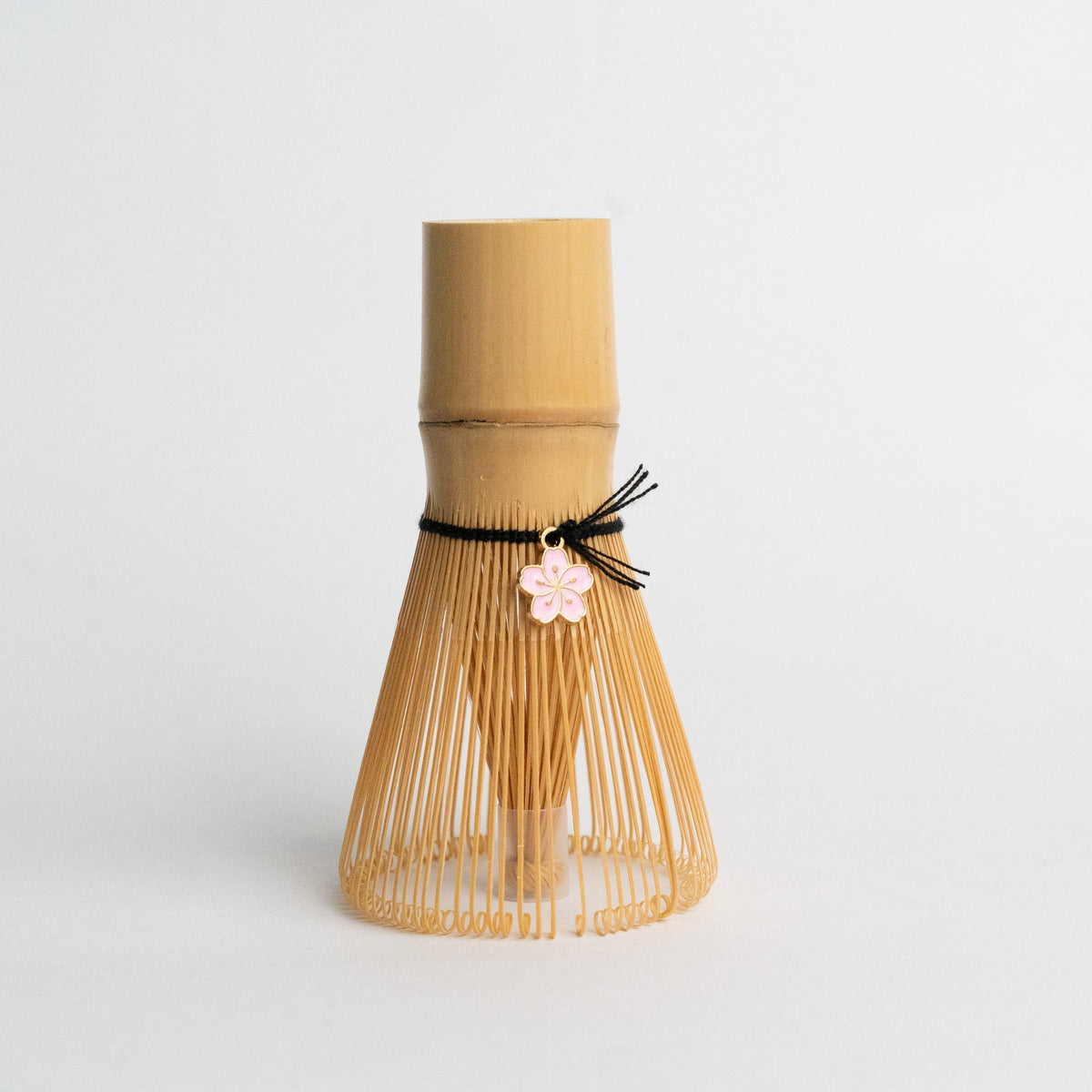 Bamboo Tea Whisk 100 Prongs Japanese Chasen Matcha Frother Hand Mixer Ceremonial Grade Cherry Blossom Charm Authentic Kitchen Tool for Green