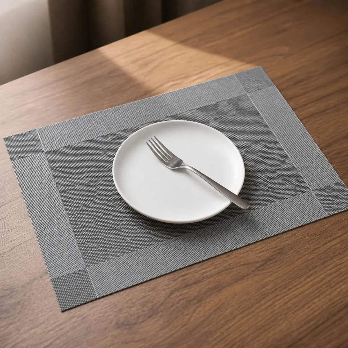 DINEBELLE – Woven Placemats for Elegant Table Styling