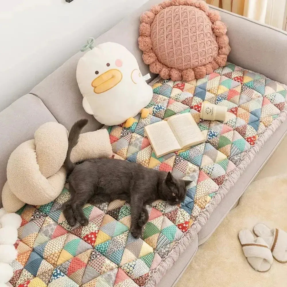 Floral Pet Furniture Protector Pad – Soft Microfiber Fleece Cover for Couch, Chair & Bed – Machine Washable Mat for Cats & Dogs
