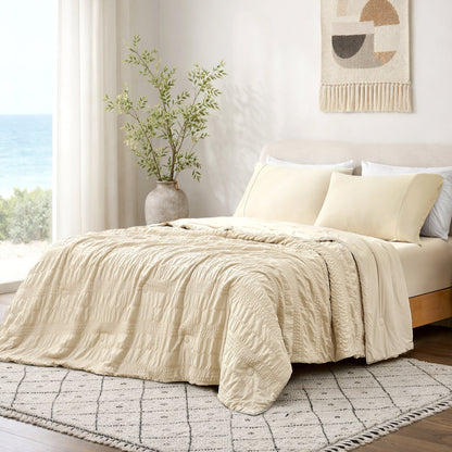 Comfort Collection | Cooling Comforter with Advanced Airflow | Lightweight Design for Hot Sleepers
