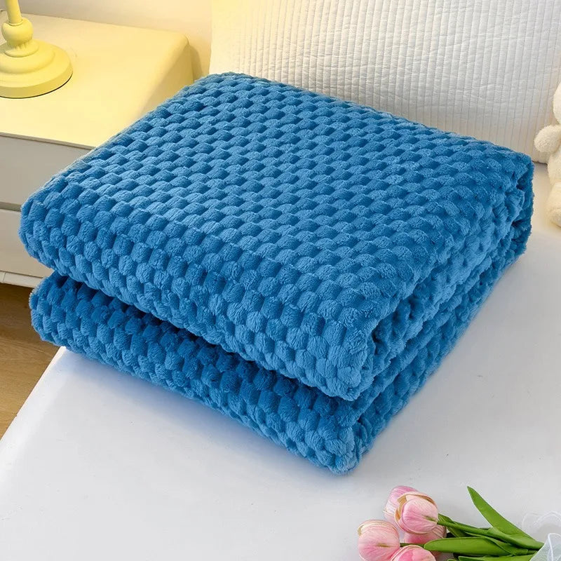 CosyNest | Fleece Throw Blanket with Soft Microfiber Fabric | Lightweight & Warm for Cozy Comfort