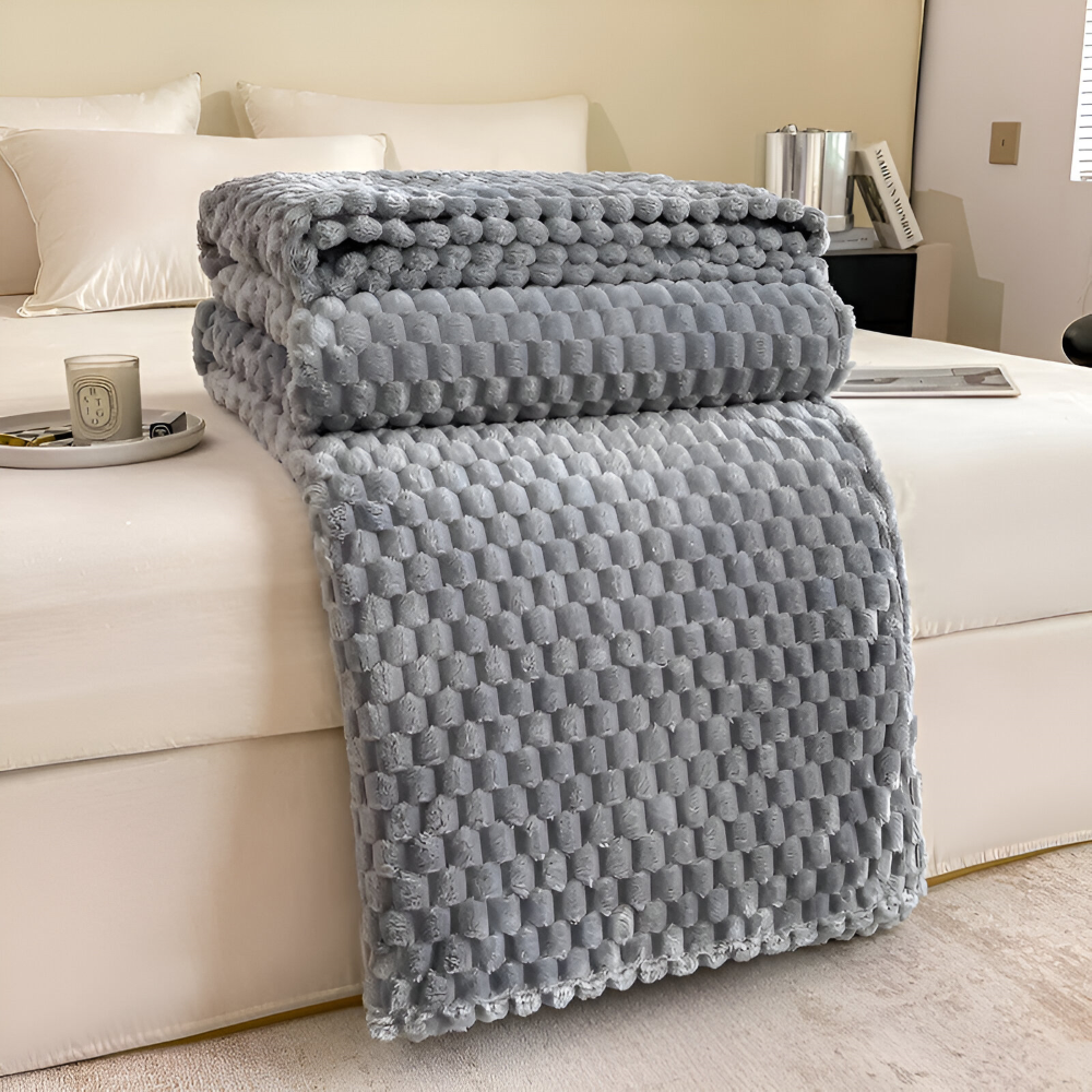 Geometric Plush Fleece Throw Blanket – Soft Polyester for Couch, Bed & Year-Round Warmth in Living Room, Bedroom