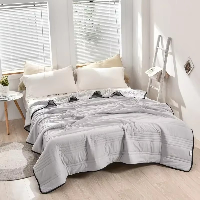 Cozy Comfort | Lightweight All-Season Quilt for Double Bed with Breathable Design | Versatile Bedding Solution