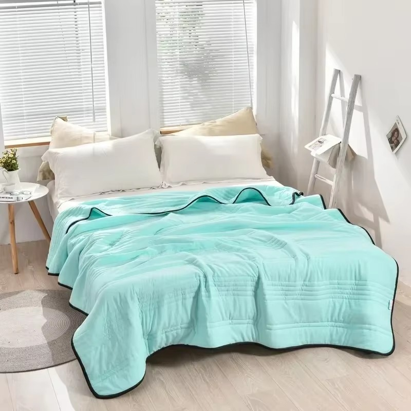 Cozy Comfort | Lightweight All-Season Quilt for Double Bed with Breathable Design | Versatile Bedding Solution