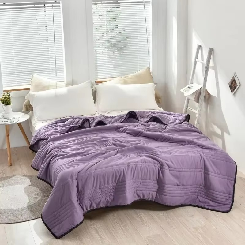 Cozy Comfort | Lightweight All-Season Quilt for Double Bed with Breathable Design | Versatile Bedding Solution