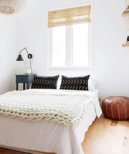 Cozy Home | Chunky Knit Throw Blanket with Exceptional Softness | Stylish Accent for Warm Evenings