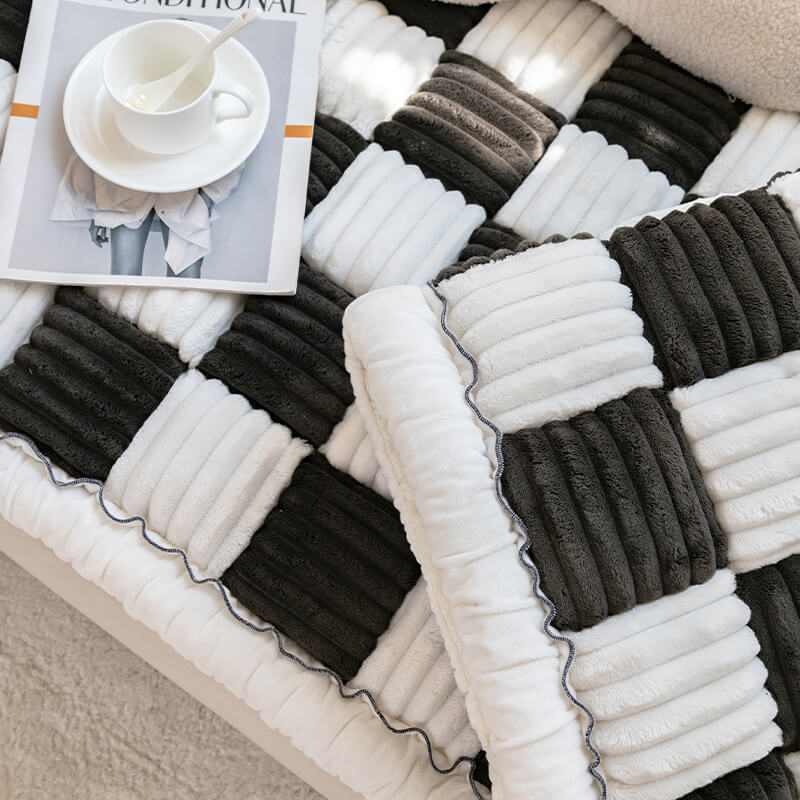Chenille Pet Blanket with Non-Slip Backing – Plush Furniture Protector for Dogs & Cats – Machine Washable Couch Cover