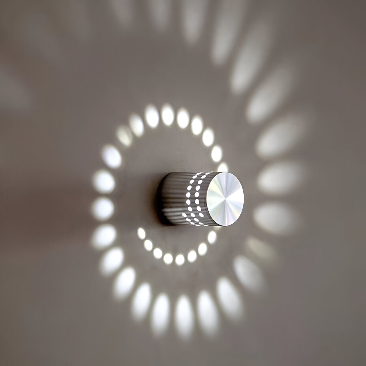 Cylindrical LED Wall Light with Spiral Color Projection – Modern Decorative Lighting