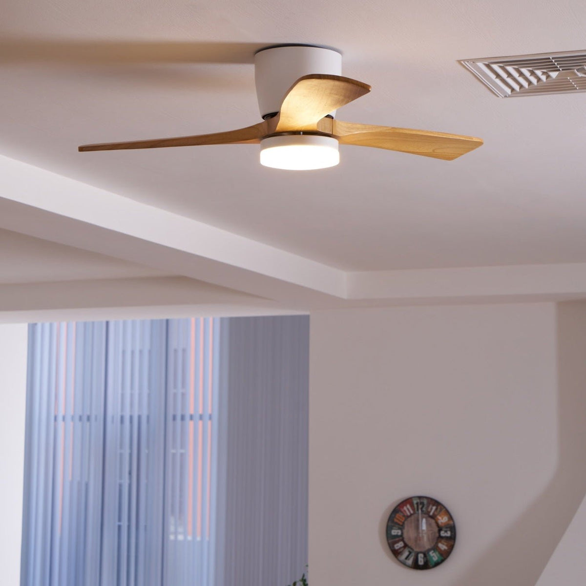 Sycamore Wood Ceiling Fan with LED Light – Whisper-Quiet 6-Speed DC Motor, Reversible Airflow, Remote Control, 42/48/52 Inch