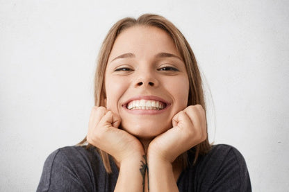 Snap On Teeth Veneers, Clip On Veneers for Gaps and Stains, Resin Teeth Cover for a Natural Smile, Cosmetic Veneers