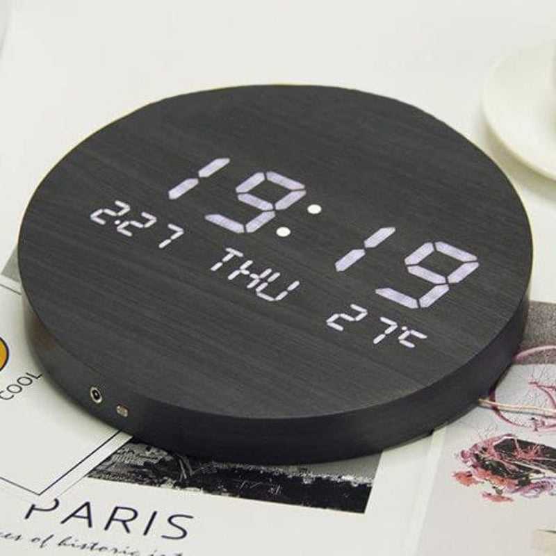 Modern Minimalist Wall Clock with Rechargeable Power | Sleek Design for Effortless Style