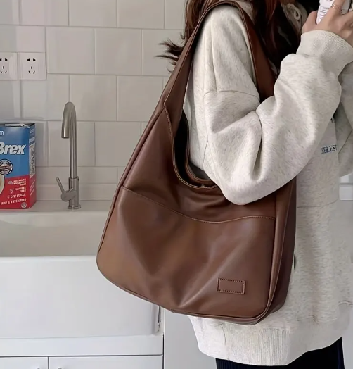 Elegant Leather Handbag with Adjustable Shoulder Strap | Timeless Design for Effortless Style