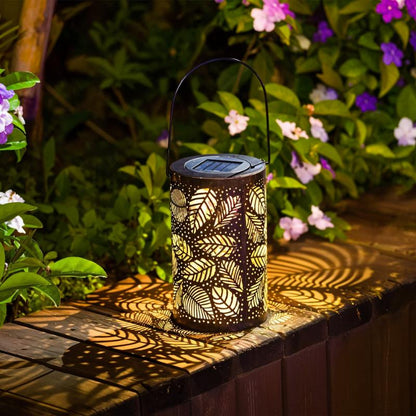 Lampes solaires de jardin élégantes | Conception en fer durable avec capteur crépusculaire automatique | Éclairage extérieur étanche pour une ambiance exceptionnelle