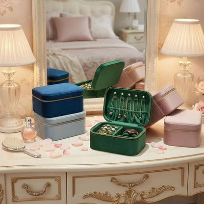 LUXEFLOW – Suede Travel Jewelry Case with Elegant Storage Design