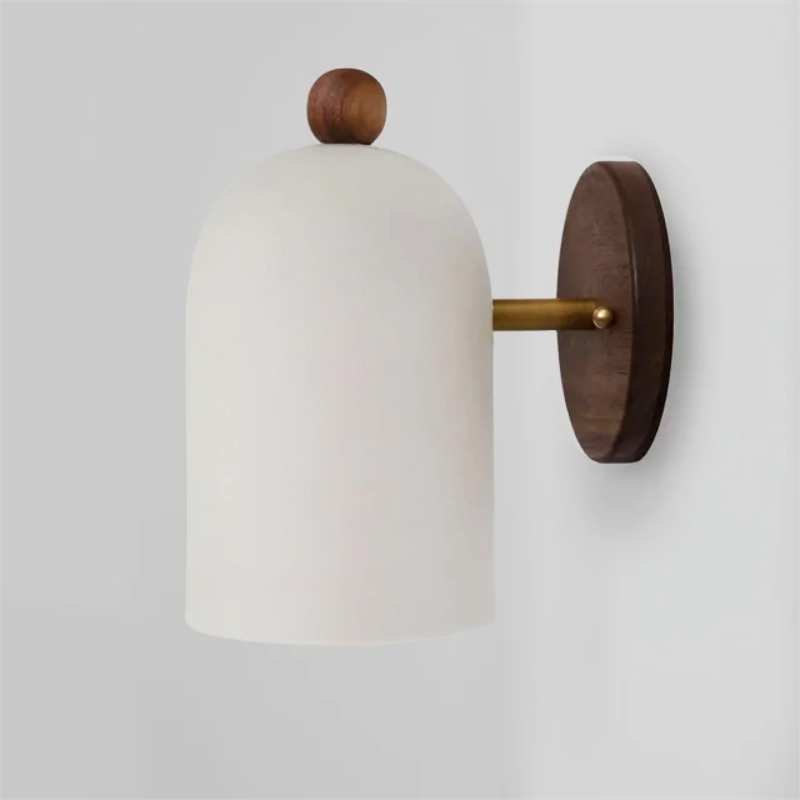 Appliques murales élégantes en noyer avec bras en laiton et abat-jour blanc doux – Design contemporain pour une ambiance moderne