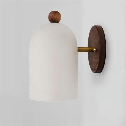 Appliques murales élégantes en noyer avec bras en laiton et abat-jour blanc doux – Design contemporain pour une ambiance moderne