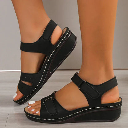 Women's Cushioned Footbed Strappy Sandals Adjustable Buckle Slip-Resistant Summer Shoes for Casual Everyday Outdoor Walking Comfort
