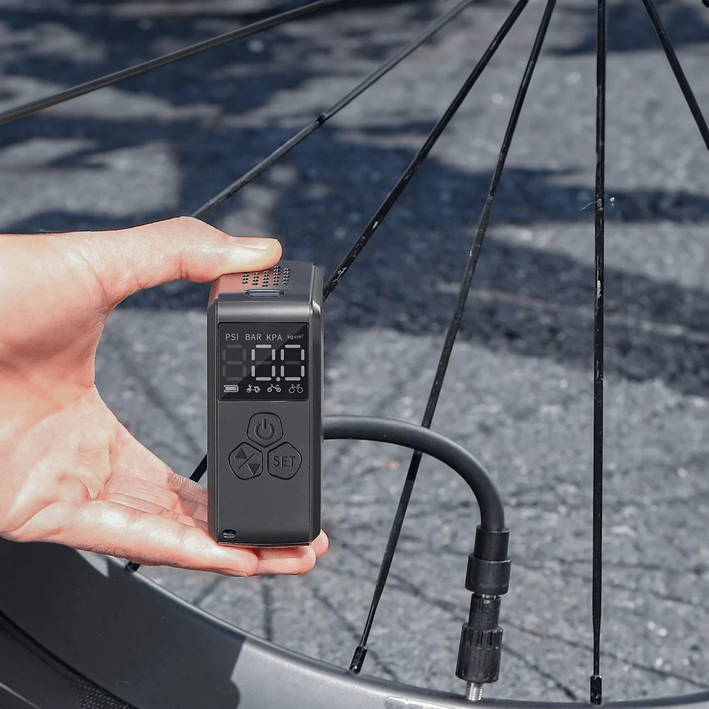 Compresseur d'air portable compact avec écran LCD et chargement USB