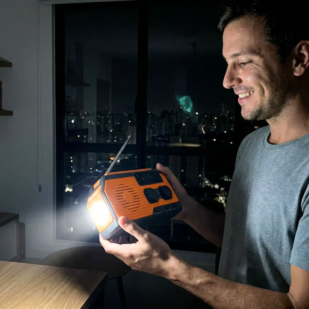 Kit radio d'urgence portable à énergie solaire