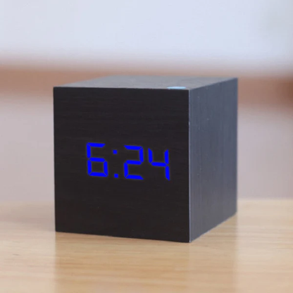 Radio-réveil numérique compact à LED carrées