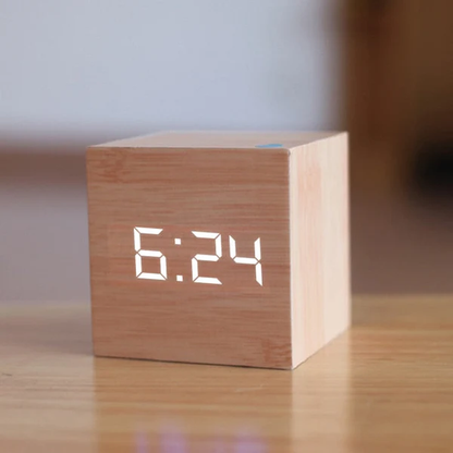 Radio-réveil numérique compact à LED carrées