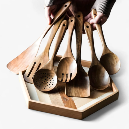 Ensemble d'ustensiles de cuisine en bois naturel