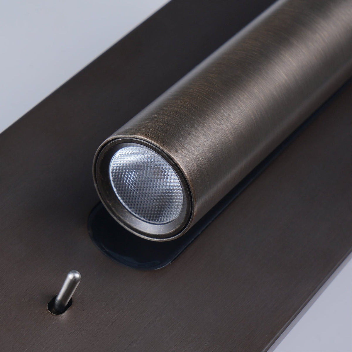 Applique murale industrielle avec LED intégrée et interrupteur à bascule – Luminaire en aluminium pour salon, couloir, chambre et bureau