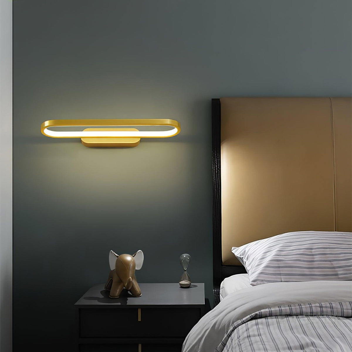 Applique de salle de bain LED 16 pouces finition laiton, température de couleur réglable pour miroir de salle de bain, salle d'eau, coiffeuse, comptoir de maquillage, accessoire moderne