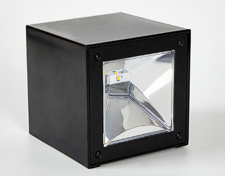 Ortekor GlowBeam | Applique murale solaire d'extérieur avec capteur intelligent | Design résistant aux intempéries pour une ambiance écologique