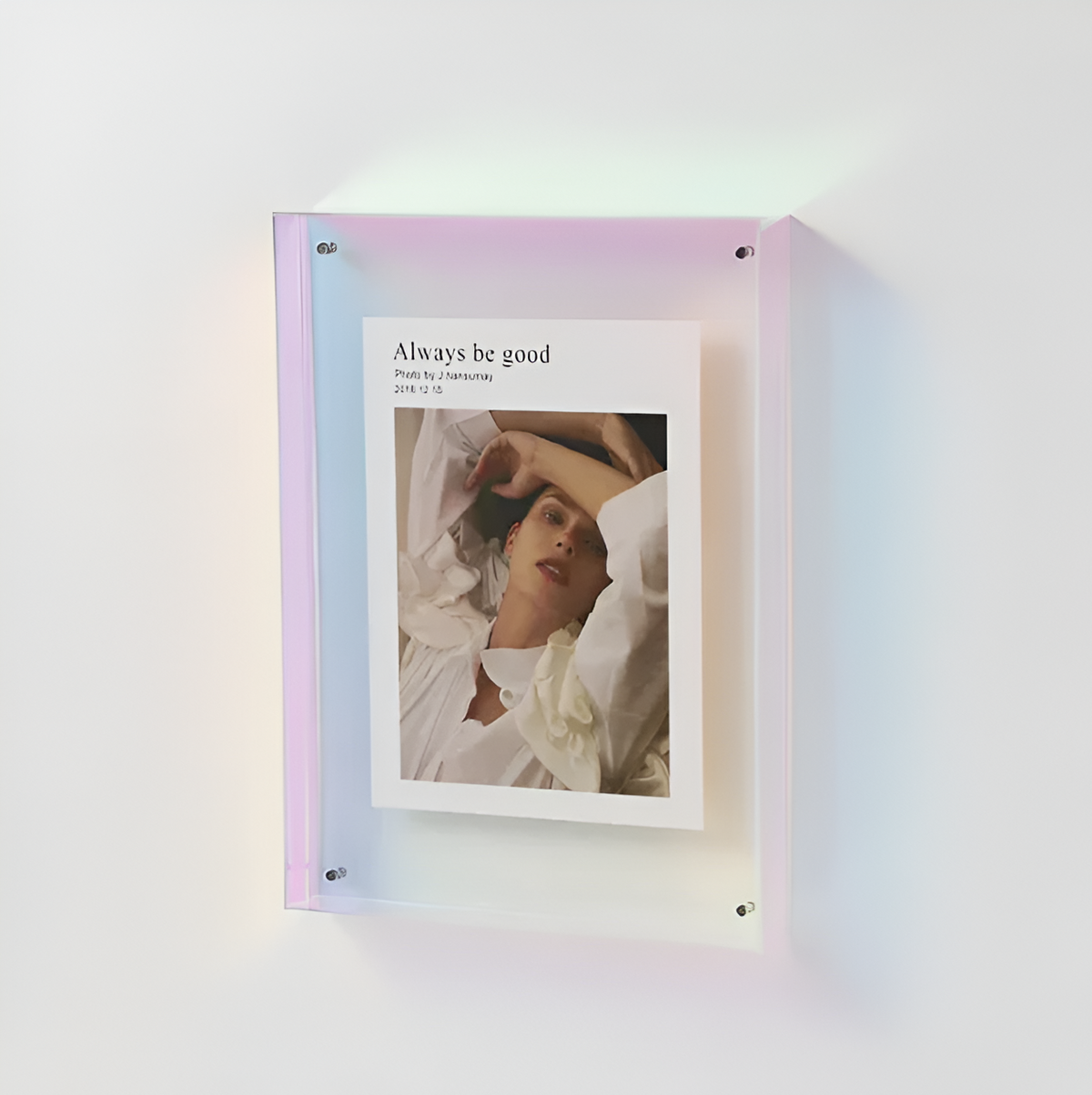 Clear Acrylic Photo Frame Stand – Frameless Floating Picture Holder for Desk & Wall Display – Modern Minimalist Design for Prints