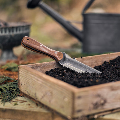 Japanese-Style Garden Digging Knife with Serrated Edge & Walnut Handle for Weeding, Planting & Transplanting