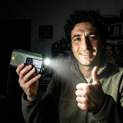 Radio d'urgence portable à énergie solaire avec lampe de poche