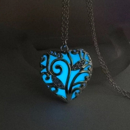 Luminous Heart Pendant Necklace – Glow-in-the-Dark Jewelry for Women – Adjustable 16-18 in Chain – Hypoallergenic Stainless Steel – Gift