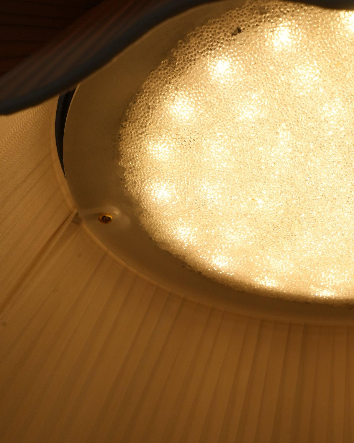 Adjustable Hanging Fixture with Metal & Cloth Shade for Overhead Illumination in Dining Spaces