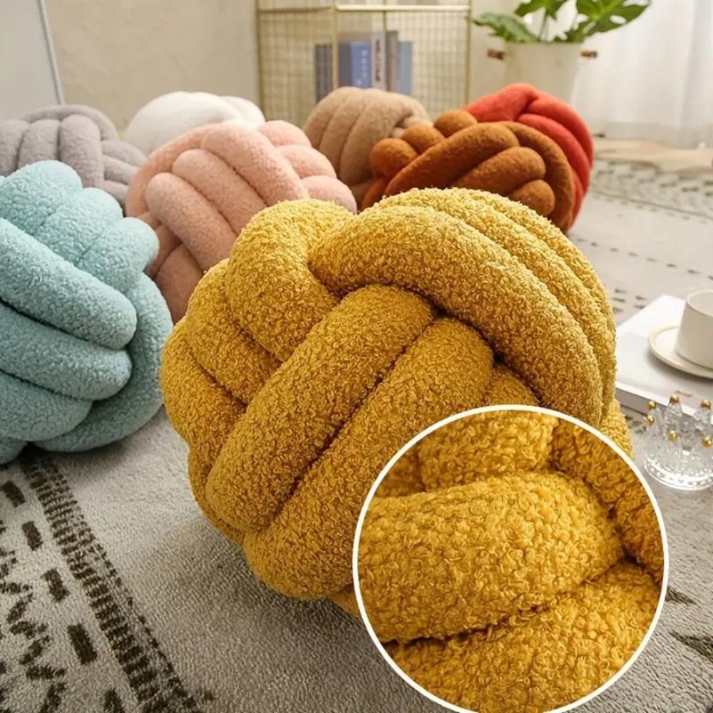 Knot Cushion - Soft Lambswool, Cozy knot Design