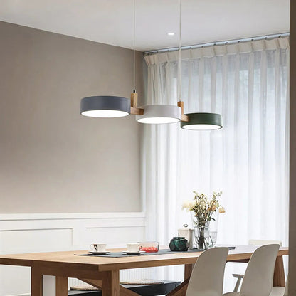 Plafonnier à trois abat-jours pour îlot de cuisine et salle à manger – Luminaire de 30 pouces en matériaux mixtes avec cordons réglables et design discret pour