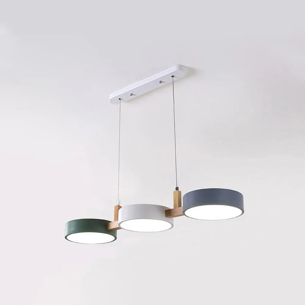 Plafonnier à trois abat-jours pour îlot de cuisine et salle à manger – Luminaire de 30 pouces en matériaux mixtes avec cordons réglables et design discret pour