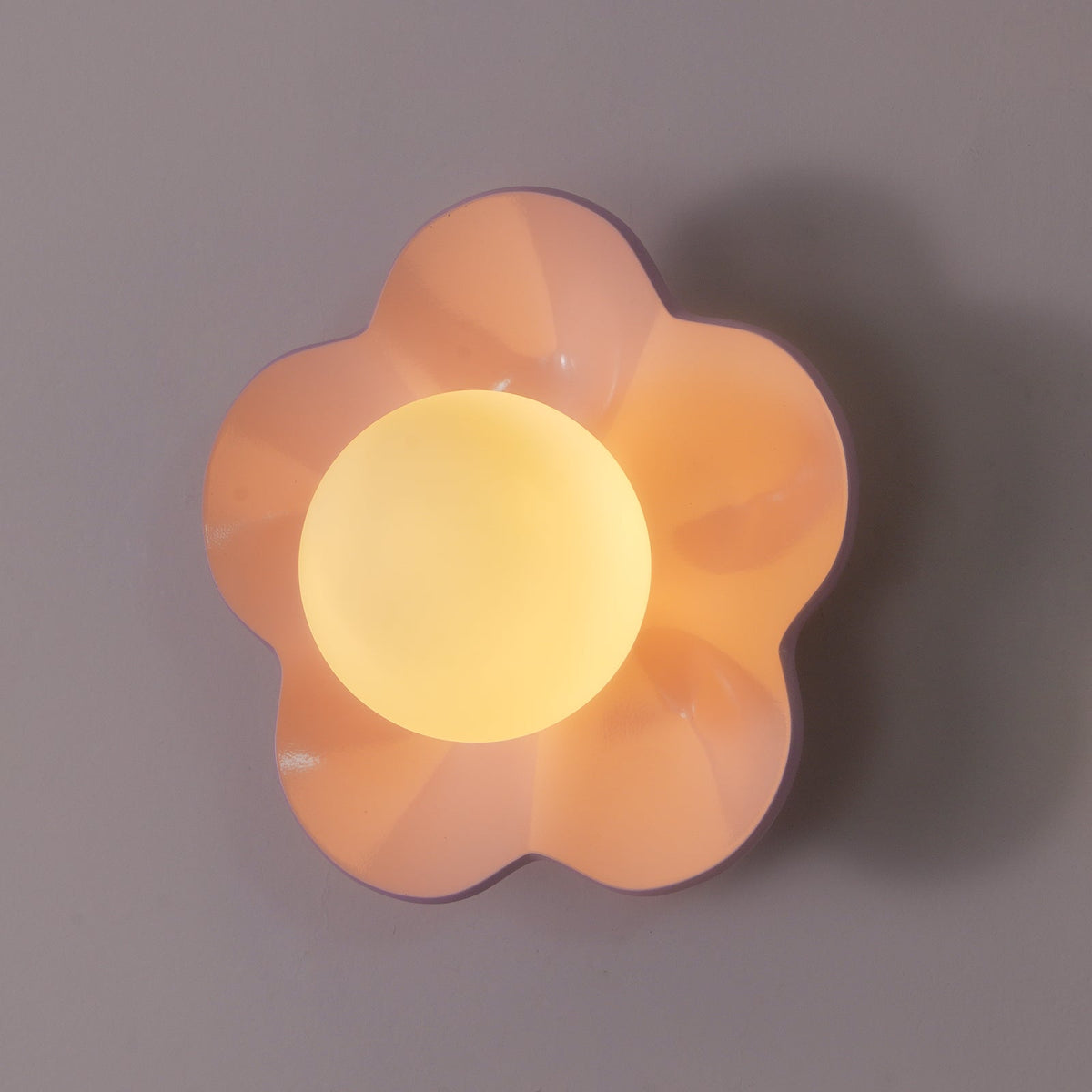 Flower-Shaped Resin Wall Sconce with Frosted Glass Shade – LED G9 Socket, Playful Modern Decor for Bedroom, Nursery & Living Room