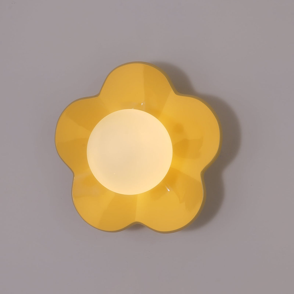 Flower-Shaped Resin Wall Sconce with Frosted Glass Shade – LED G9 Socket, Playful Modern Decor for Bedroom, Nursery & Living Room