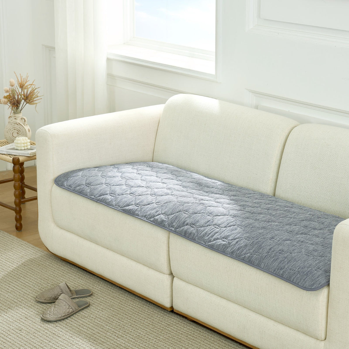 Leakproof Pet Couch Cover with Qmax Cooling Technology | Durable & Waterproof Sofa Protector for Stress-Free Relaxation