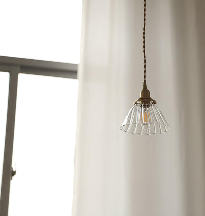 Suspension goutte en verre avec finition laiton – Luminaire suspendu pour comptoirs et tables – Suspension réglable – Douille E26 – Luminaire dôme transparent