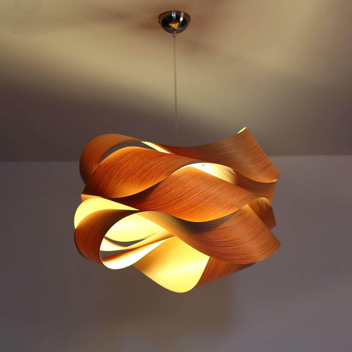 Suspension lumineuse avec abat-jour effet bois pour îlot de cuisine, salle à manger ou chambre, cordon réglable, luminaire moderne style ferme, lumière chaleureuse, culot E26