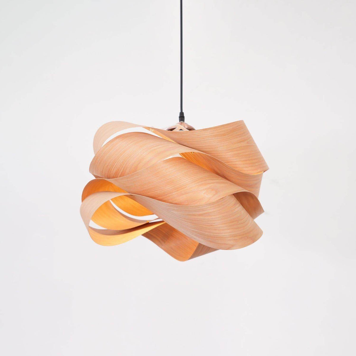 Suspension lumineuse avec abat-jour effet bois pour îlot de cuisine, salle à manger ou chambre, cordon réglable, luminaire moderne style ferme, lumière chaleureuse, culot E26