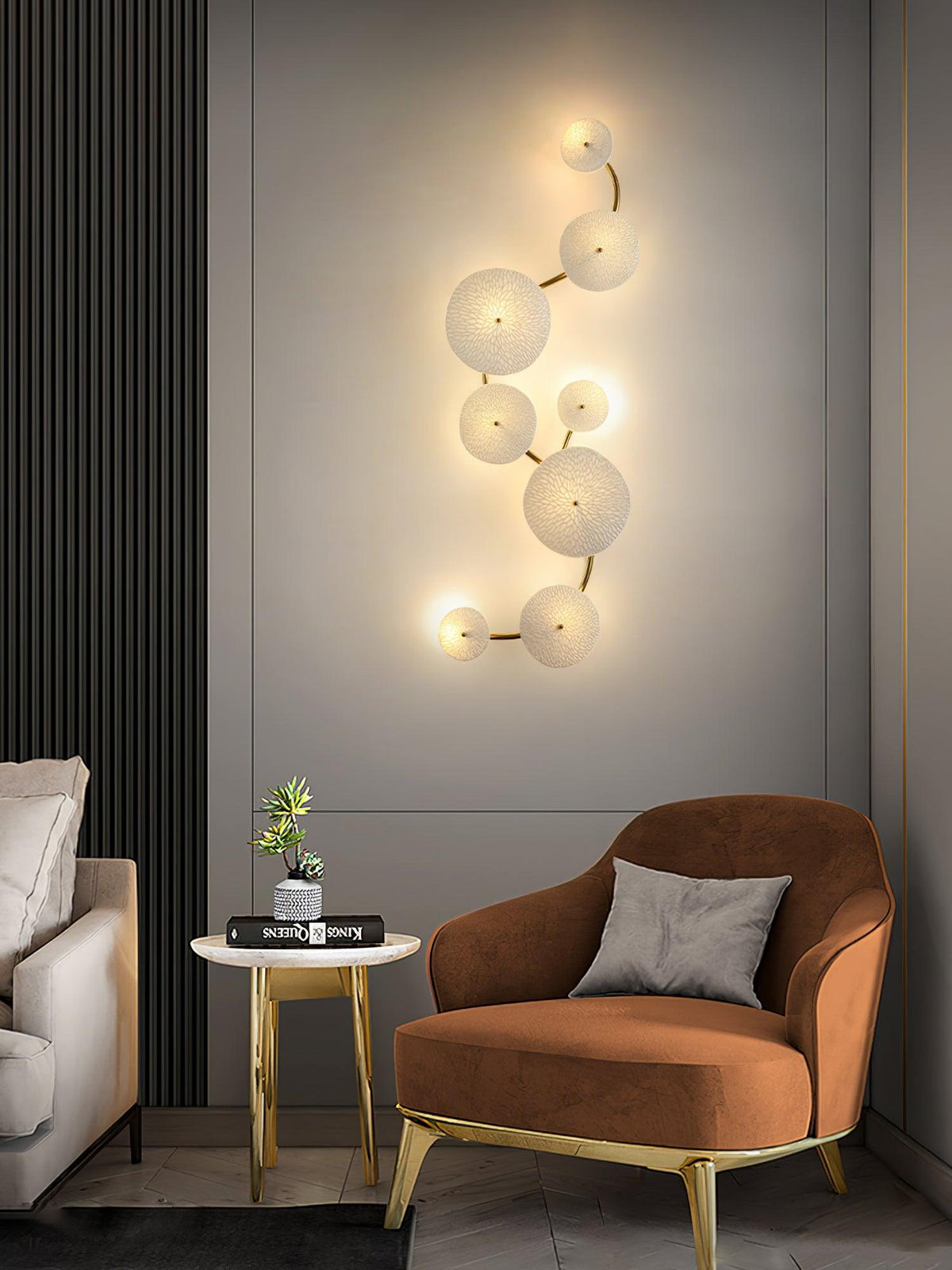 Ceramic Petal Wall Sconce – Floral LED Light with Gold Metal Accents for Hallway, Bedroom & Living Room Decor