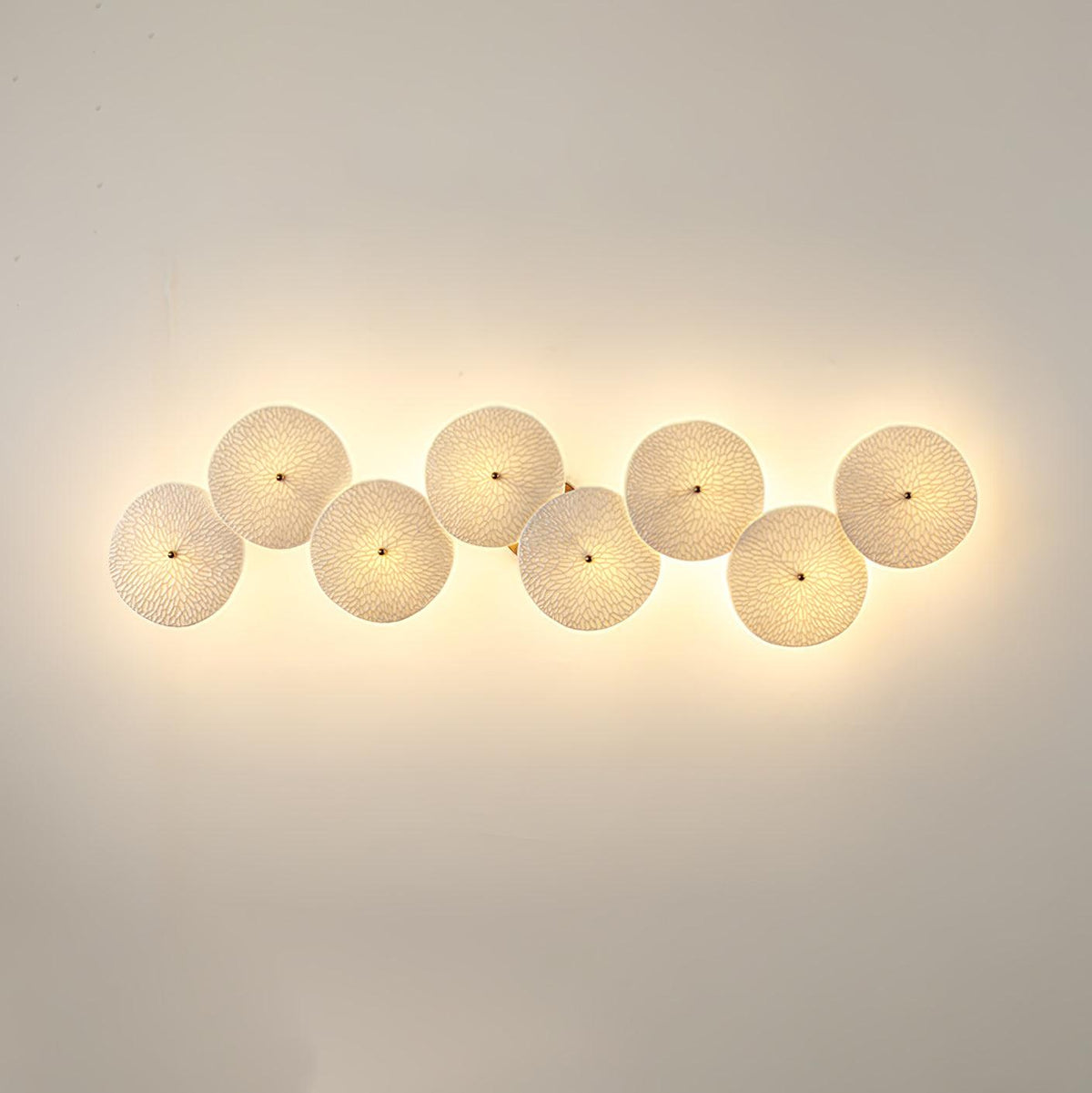 Ceramic Petal Wall Sconce – Floral LED Light with Gold Metal Accents for Hallway, Bedroom & Living Room Decor