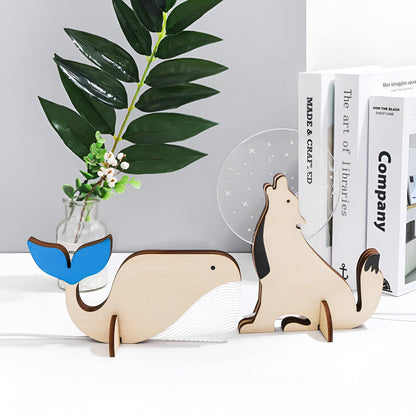 Lampe de table LumoKids - Veilleuse LED en bois, adorable motif animal pour la table de chevet
