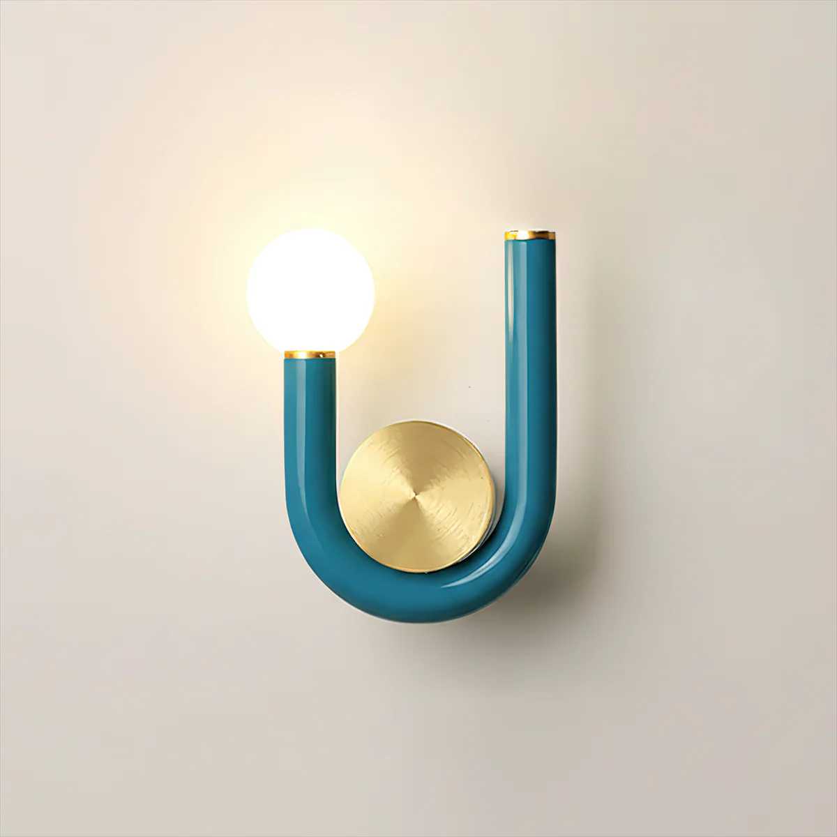 Contemporary Double-Bulb Sconce with Curved Metal Frame – Vibrant Accent Light for Hallways, Bedrooms & Stairs
