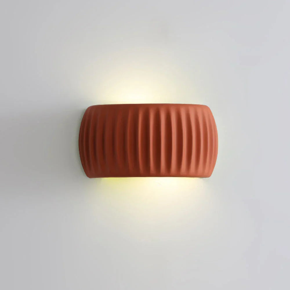 Applique murale pour chambres et couloirs – Luminaire décoratif en résine de 9,4 pouces, coloris crème doux – Douille filaire pour intérieurs modernes – Espace